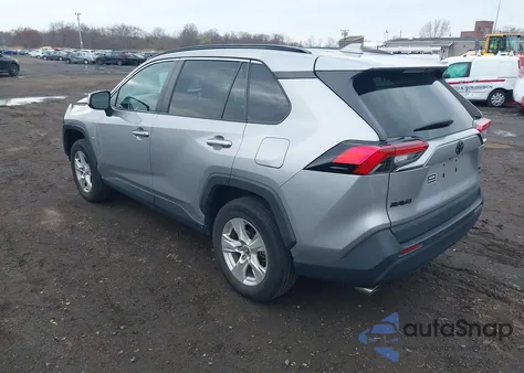 2021 Toyota Rav4 Xle z USA, uszkodzony, nr VIN 2T3P1RFV9MC153711